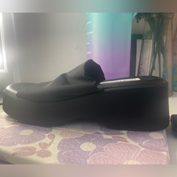 Steve Madden slinky30 black sandal - Picture 3 of 3